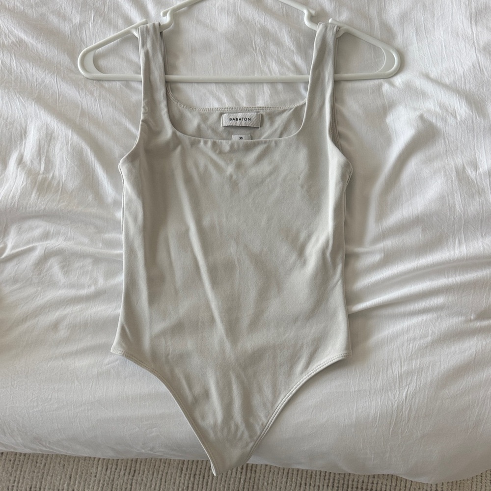 Aritzia Babaton Off White Scoop Neck Bodysuit